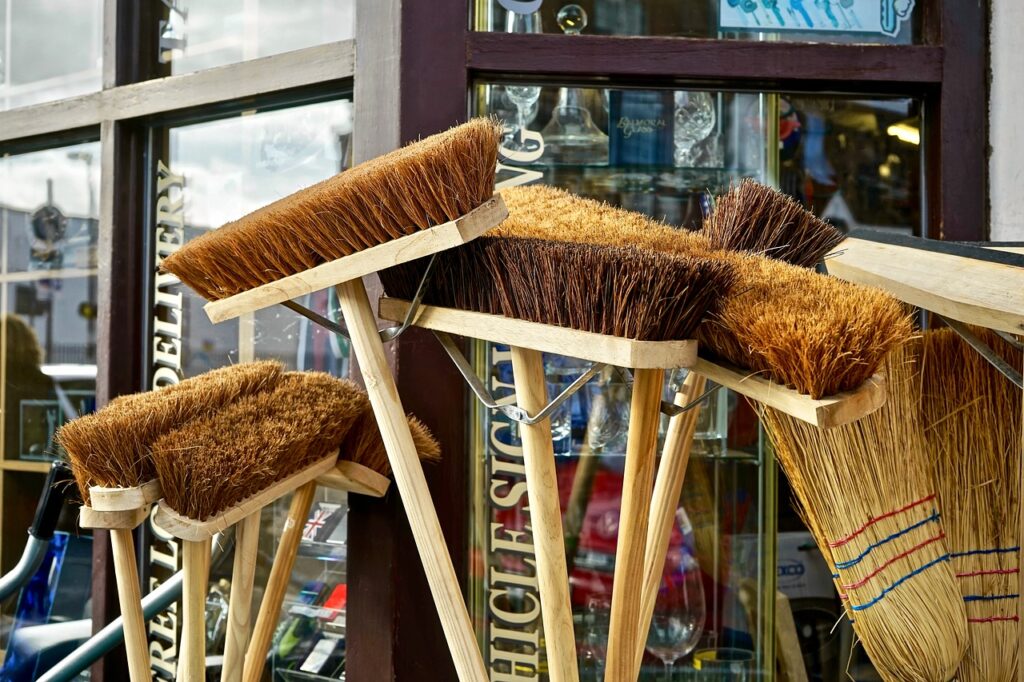 broom, sweep, brush-2903582.jpg